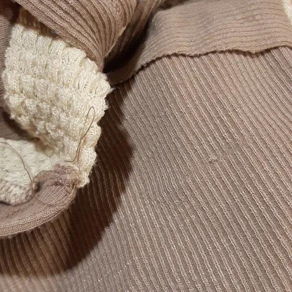 🥑POL Hooded Brown and Green Mixed-Fabric Top (L)🥑 - Picture 9 of 10